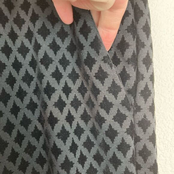 Crown & Ivy evening holiday black velvet patterned pull on pants w/ pockets❤️ - Picture 3 of 10